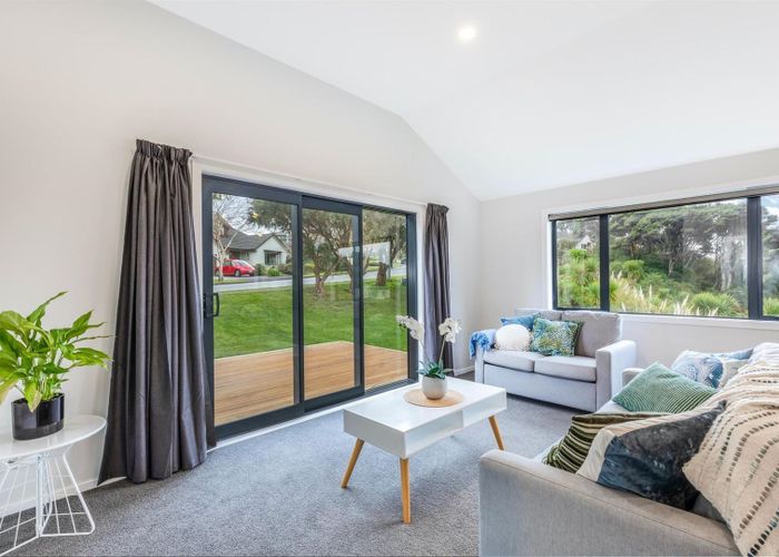  at 41 Samwell Drive, Whitby, Porirua