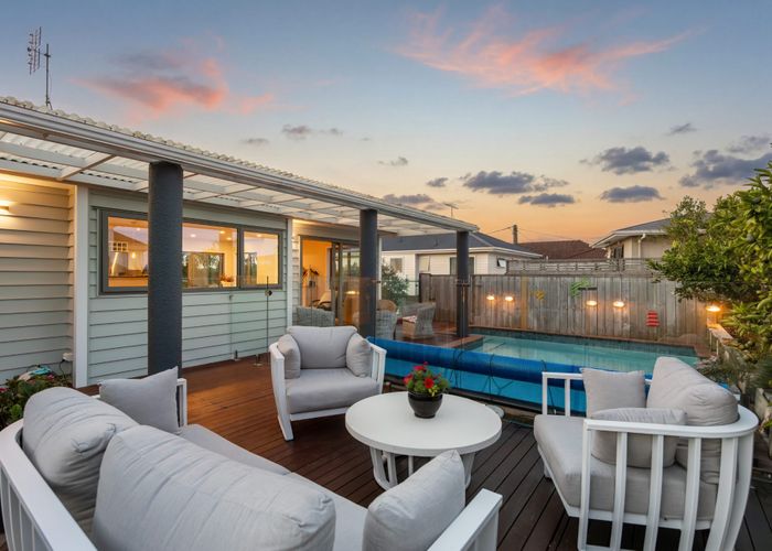  at 1/66 Browns Bay Road, Rothesay Bay, North Shore City, Auckland