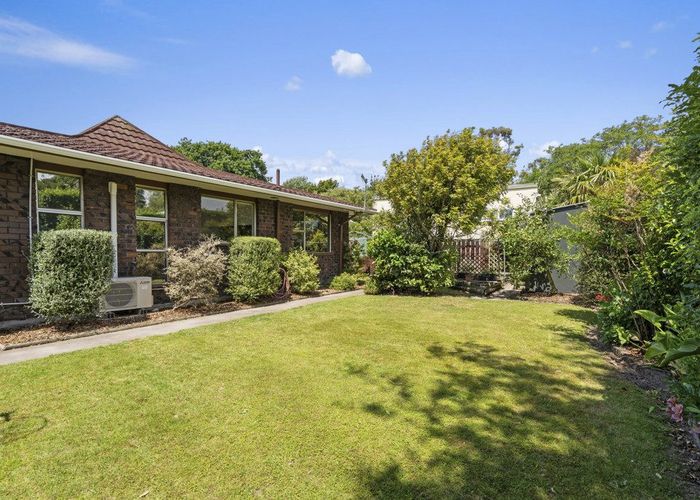  at 2/54 Heretaunga Square, Silverstream, Upper Hutt