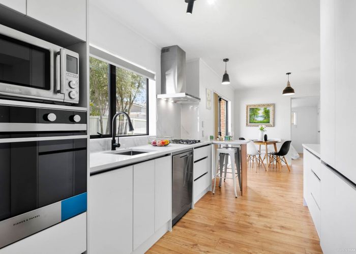  at 8 Sandy Lane, Avondale, Auckland