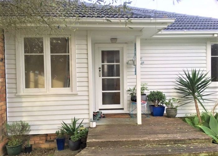  at 13 Flanshaw Road, Te Atatu South, Waitakere City, Auckland