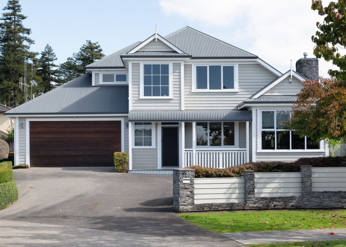  at 16 Thistlewood Avenue, Hamilton East, Hamilton