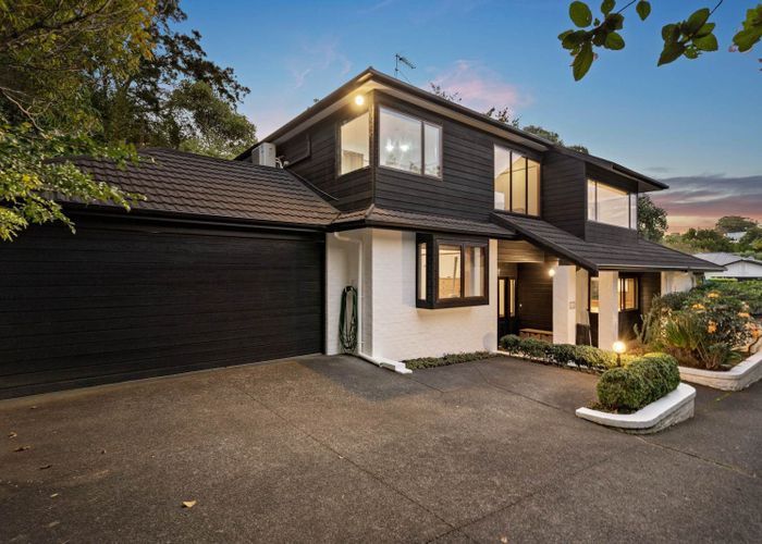  at 2/12 Penzance Road, Mairangi Bay, North Shore City, Auckland