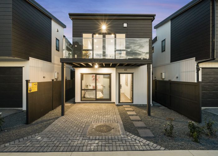  at 4/24 Endeavour Street, Blockhouse Bay, Auckland City, Auckland