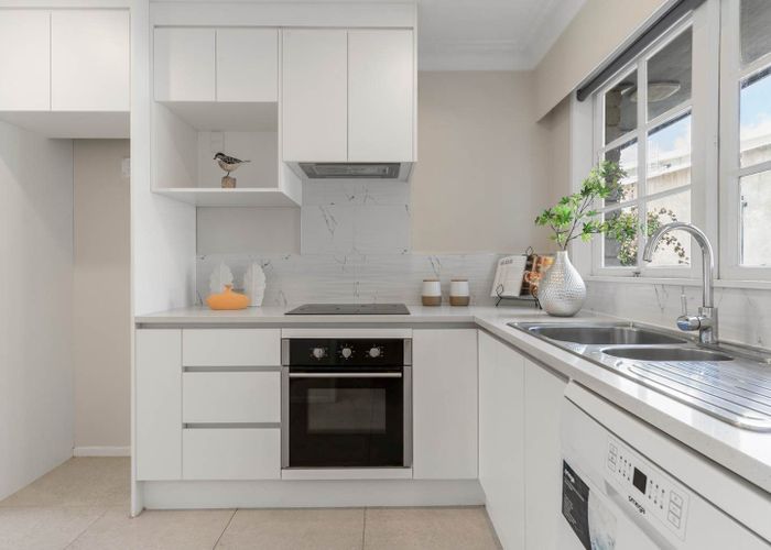  at 5/10 Alana Place, Mount Wellington, Auckland