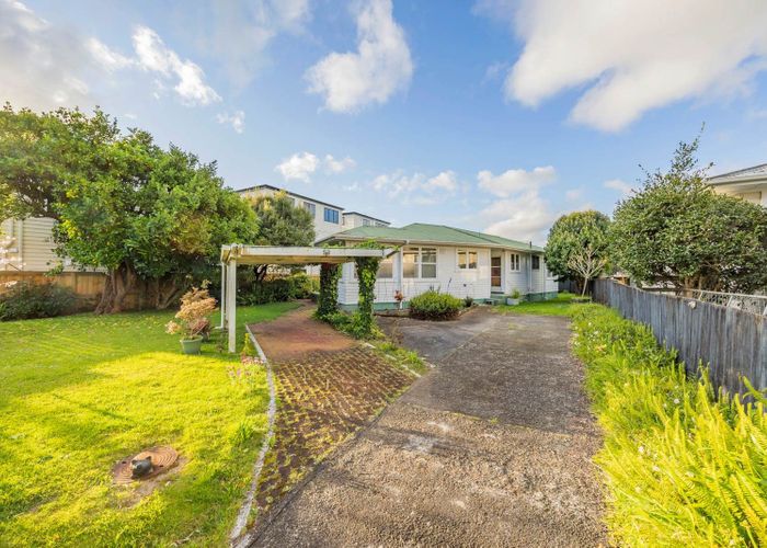  at 67 Te Kanawa Crescent, Henderson, Waitakere City, Auckland