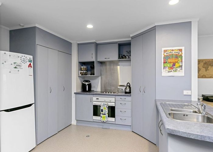  at 2/97 Boulcott Street, Wellington Central, Wellington