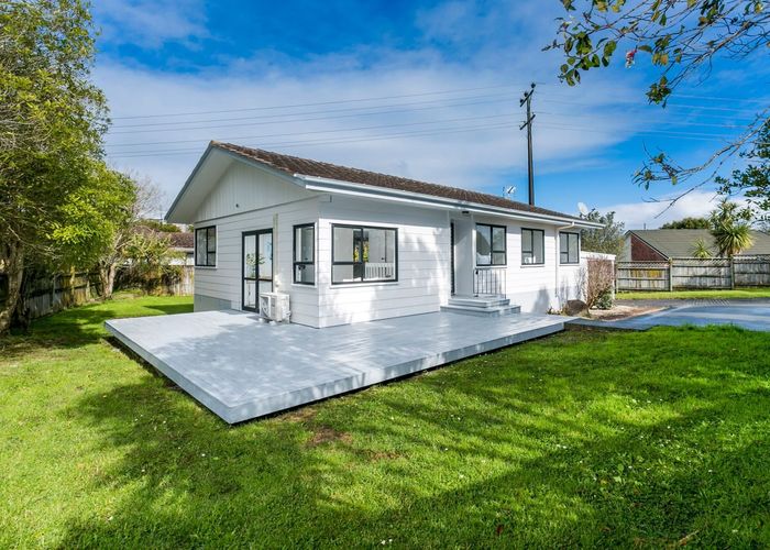  at 11 Cabello Place, Unsworth Heights, North Shore City, Auckland