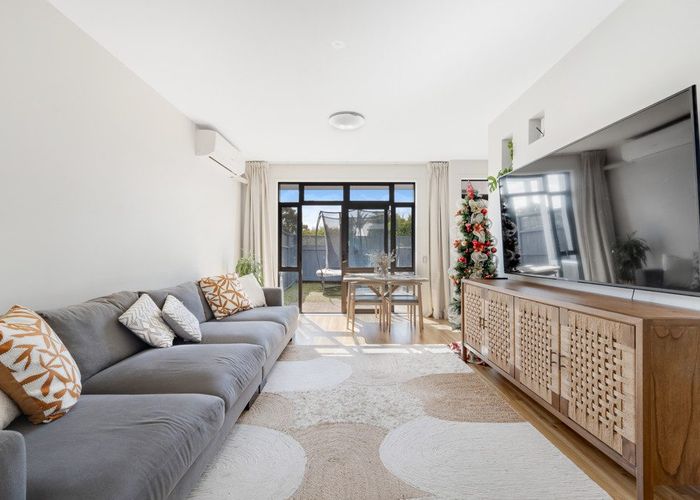  at 111/2 Armoy Drive, East Tamaki, Manukau City, Auckland