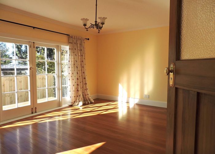  at 10 Marriner Street, Sumner, Christchurch City, Canterbury