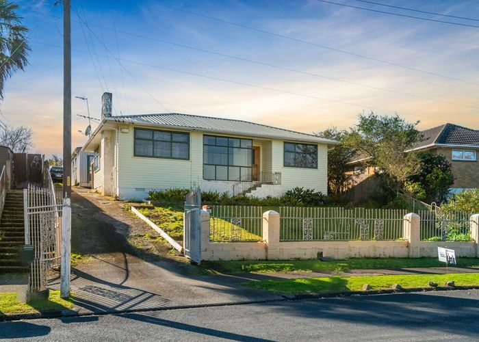  at 92 Fisher Crescent, Otara, Auckland