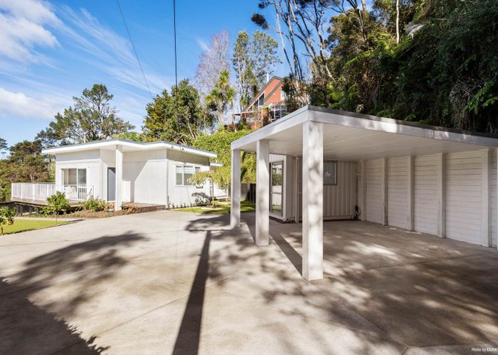  at 32 Remu Place, Greenhithe, North Shore City, Auckland