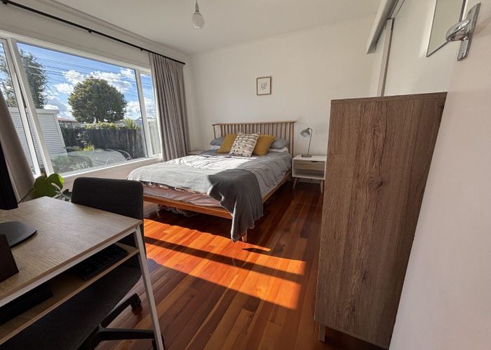  at 16 Taikata Road, Te Atatu Peninsula, Waitakere City, Auckland