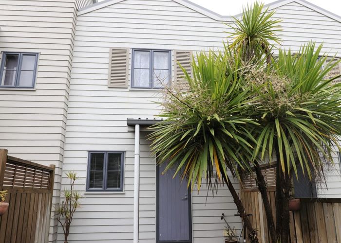  at 56/8 Carolina Place, Albany, North Shore City, Auckland