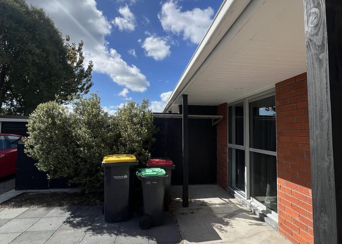  at 2/630 Hereford Street, Linwood, Christchurch City, Canterbury