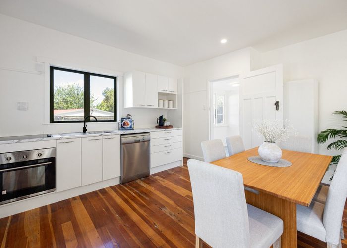  at 121A Forest Lake Road, Forest Lake, Hamilton, Waikato