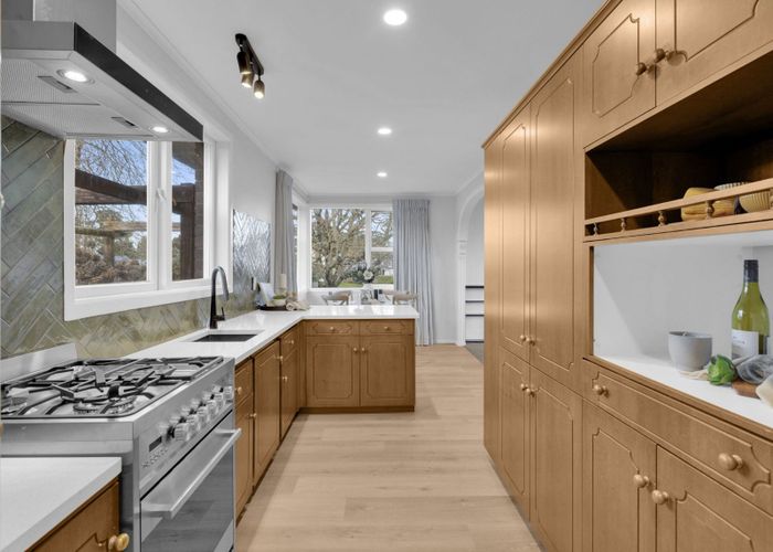  at 53 Garden Heights Avenue, Glenview, Hamilton