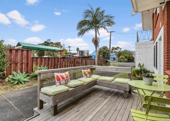  at 2/774 Beach Road, Browns Bay, Auckland