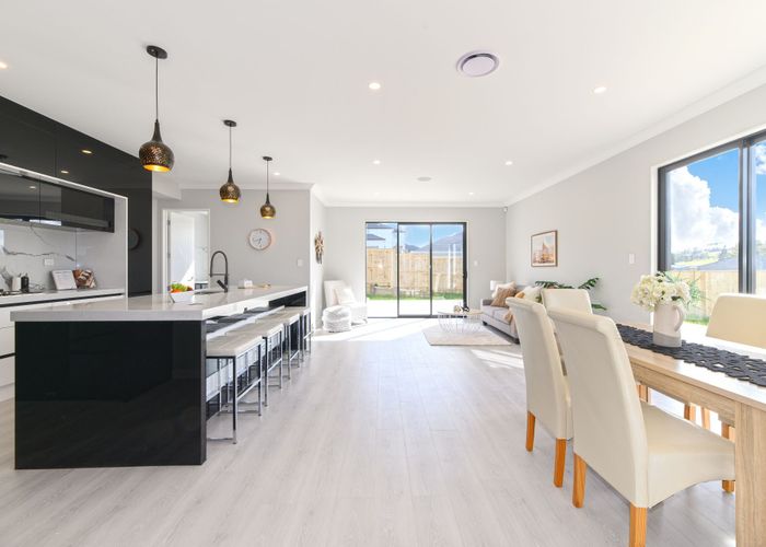  at 5 Kate Duncan Drive, Swanson, Auckland