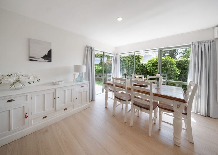  at 2/12 Alexander Street, Cockle Bay, Auckland