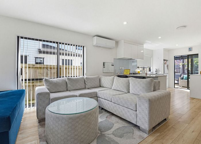  at 160D Hill Road, The Gardens, Manukau City, Auckland