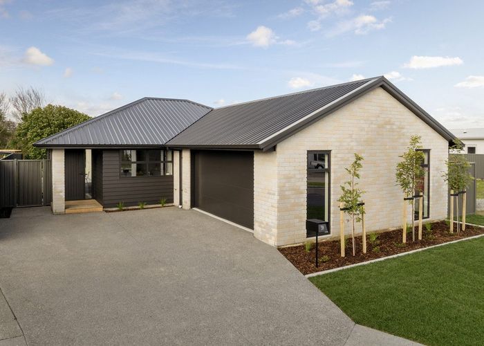  at 39 Hammick Crescent, Pyes Pa, Tauranga