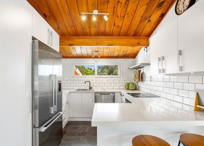  at 1/6a Sunnynook Road, Sunnynook, North Shore City, Auckland