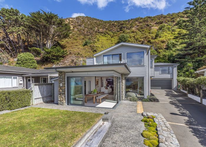  at 160 Breaker Bay Road, Breaker Bay, Wellington