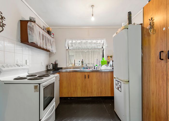  at 2/3 Station Road, Takanini, Auckland