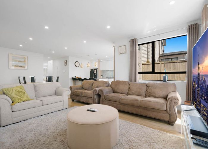  at 7  Cyperus Street, Flat Bush, Manukau City, Auckland