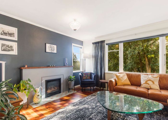  at 16 Mount View Road, Bastia Hill, Whanganui