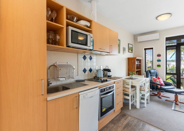  at 98/92 Bush Road, Albany, North Shore City, Auckland