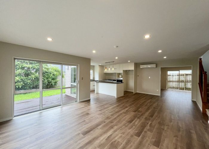  at 11 Littlejohn Street, Hillsborough, Auckland