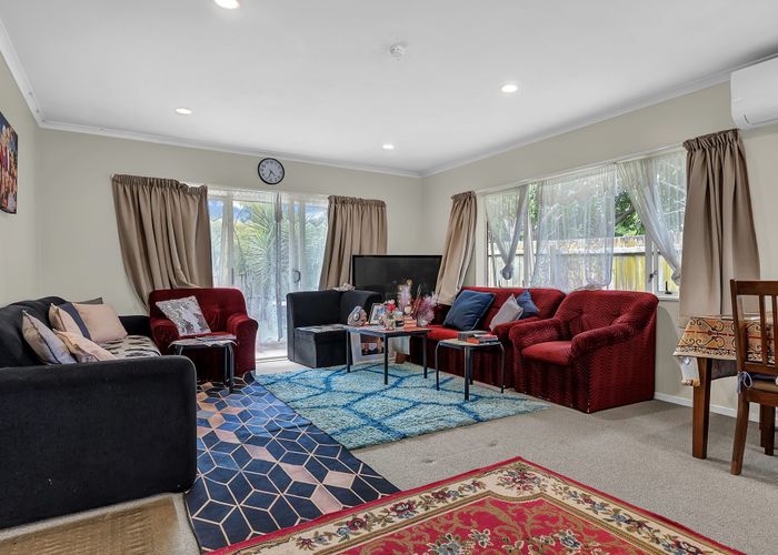  at 16/36 Growers Lane, Mangere East, Auckland