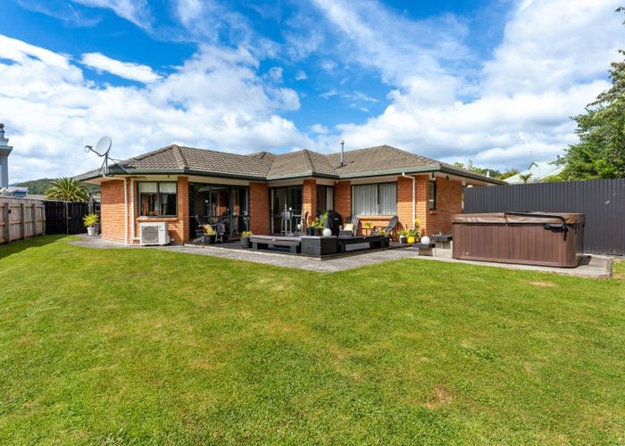  at 8 Sapphire Grove, Birchville, Upper Hutt