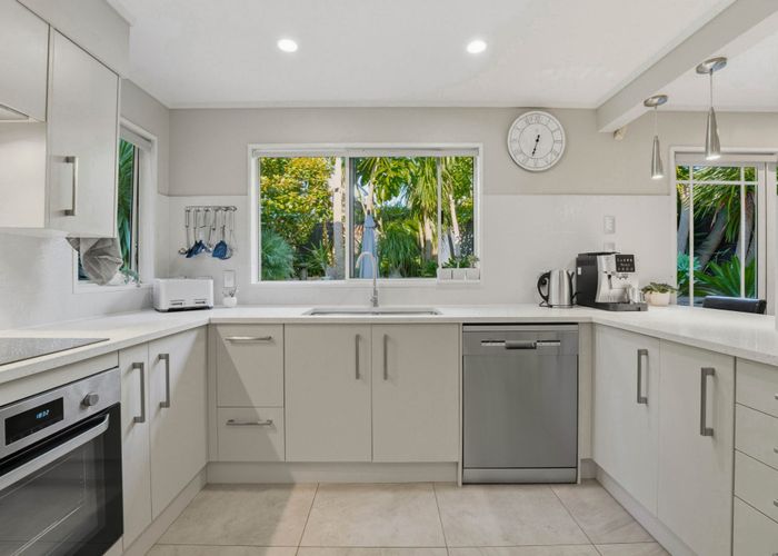 at 5 Summerfield Lane, Albany, North Shore City, Auckland