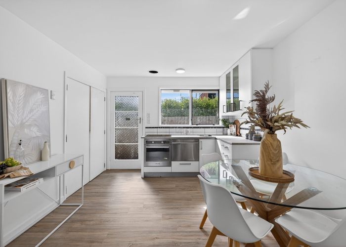  at 2/130 Edgeware Road, St. Albans, Christchurch City, Canterbury