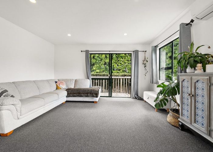  at 2 Ballial Place, West Harbour, Waitakere City, Auckland