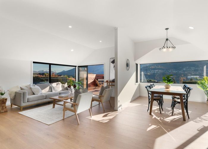  at 8 Elizabeth Place, Kelvin Heights, Queenstown
