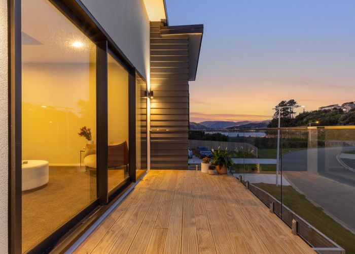  at 4, 6, 8 Tradewinds Drive, Whitby, Porirua, Wellington