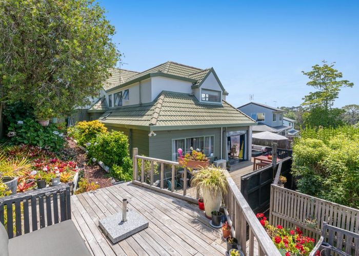  at 3a Pelican Lane, Unsworth Heights, North Shore City, Auckland