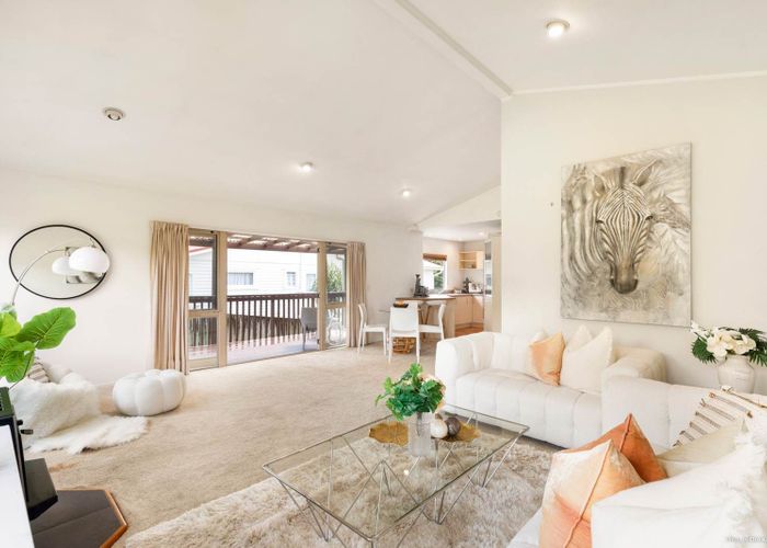  at 2/213 Rangatira Road, Beach Haven, North Shore City, Auckland