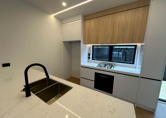  at 2/32 Bradbury Road, Botany Downs, Manukau City, Auckland