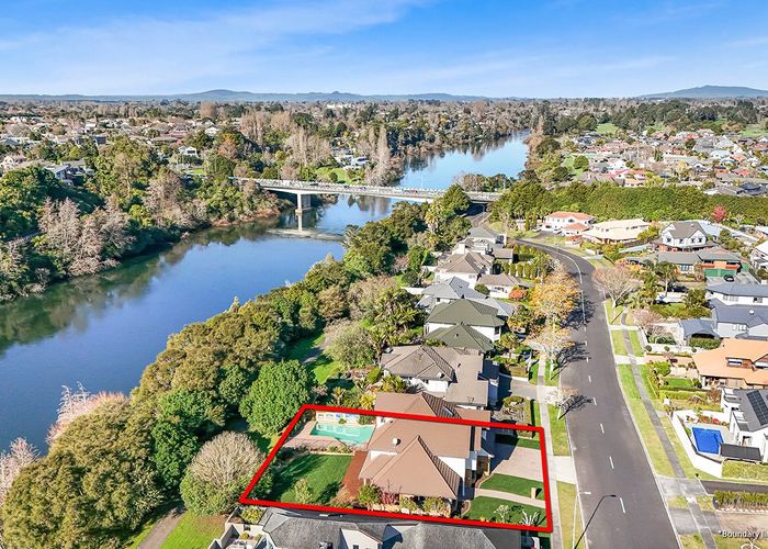  at 98 Delamare Road, Pukete, Hamilton