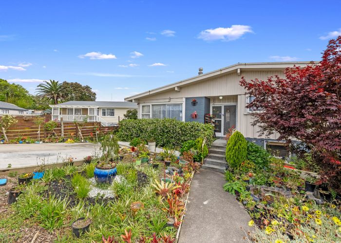  at 18 Tara Road, Henderson, Auckland