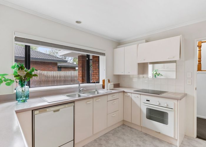  at 2/12 Oak Street, Royal Oak, Auckland City, Auckland