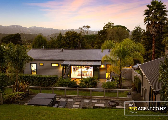  at 20 Laingfield Terrace, Laingholm, Waitakere City, Auckland