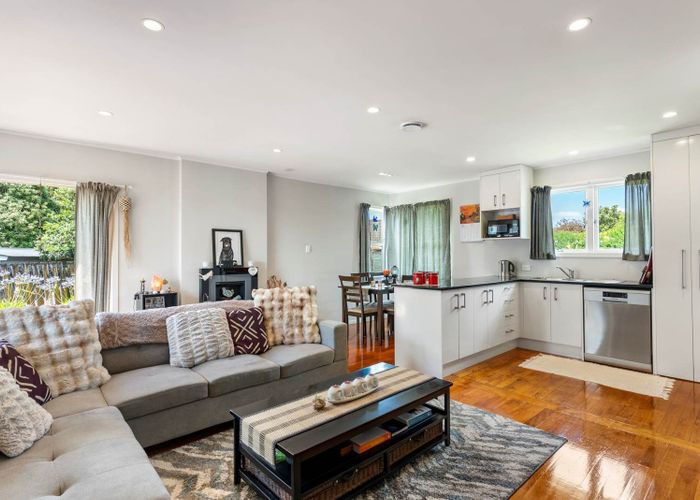  at 11 Crocombe Crescent, Beach Haven, Auckland