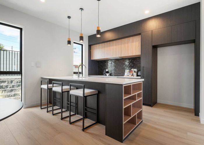  at 9 Seaview Road, Glenfield, North Shore City, Auckland