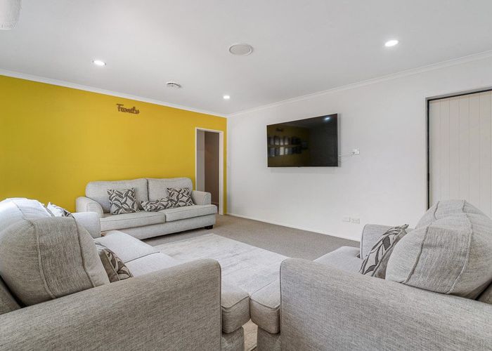  at 15b ARTHUR ROAD, Hill Park, Manukau City, Auckland